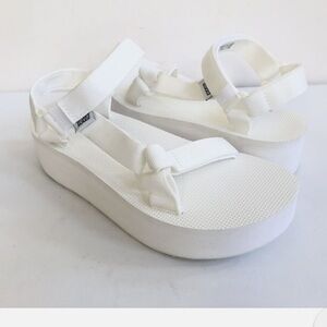 TEVA FLATFORM UNIVERSAL WHITE PLATFORM SANDALS US7